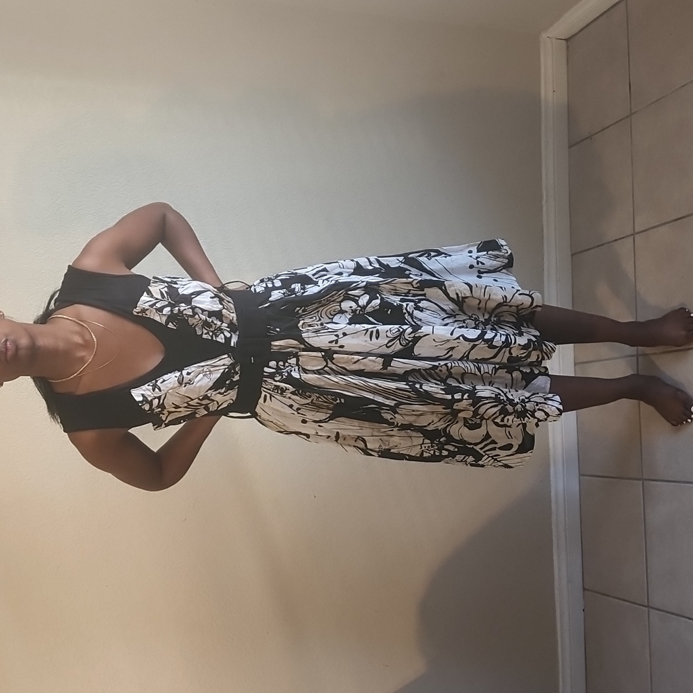Dress - Picture 2 of 6